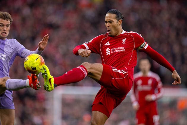 Football - FA Premier League - Liverpool FC v Brighton & Hove Albion FC LIVERPOOL, ENGLAND - Saturday, December 13, 2025: Liverpool s captain Virgil van Dijk challenges for the ball with Brighton & Hove Albion s Mats Wieffer (L) during the FA Premier League match between Liverpool FC and Brighton & Hove Albion FC at Anfield. (Photo by David Rawcliffe Propaganda) LIVERPOOL Anfield MERSEYSIDE ENGLAND  Copyright: xDavidxRawcliffex P2025-12-13-Liverpool_Brighton-41