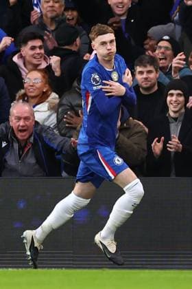 Cole Palmer of Chelsea celebrates after scoring a goal (1-0) Chelsea v Everton, Premier League, Football, Stamford Bridge, London, UK - 13 Dec 2025London Stamford Bridge United Kingdom EDITORIAL USE ONLY No use with unauthorised audio, video, data, fixture lists, club league logos or live services. Online in-match use limited to 120 images, no video emulation. No use in betting, games or single club league player publications.  Copyright: xSimonxDael Shutterstockx 16081503ab