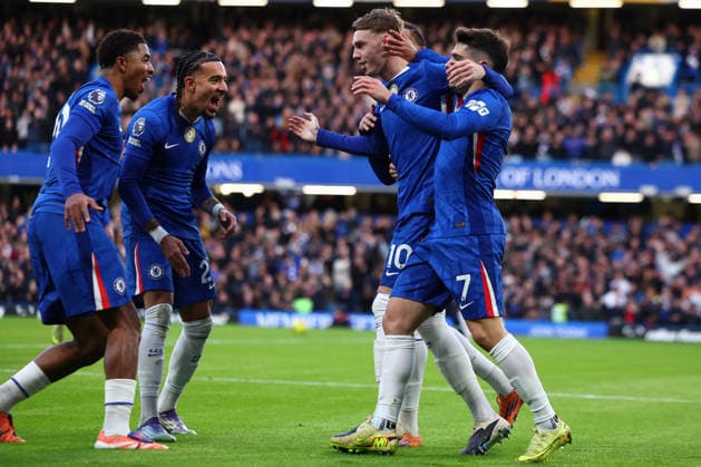 London, England, 13th December 2025. Cole Palmer of Chelsea celebrates after scoring the opening goal during the Chelsea vs Everton Premier League match at Stamford Bridge, London. Picture credit should read: Paul Terry Sportimage EDITORIAL USE ONLY. No use with unauthorised audio, video, data, fixture lists, club league logos or live services. Online in-match use limited to 120 images, no video emulation. No use in betting, games or single club league player publications. SPI_028_PT_Chelsea_Everton SPI-4373-0028
