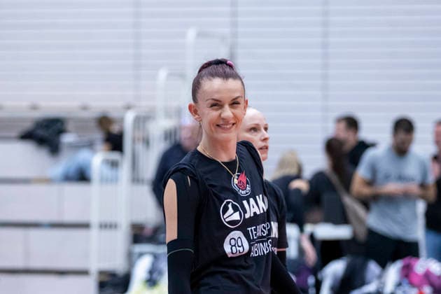 1. Volleyball Bundesliga Frauen: Schwarz-Weiss Erfurt vs. Skurios Volleys Borken; Erfurt; 13.12.2025 Erwärmung Isabel Kova?i? ( 11; Schwarz-Weiss Erfurt) 1. Volleyball Bundesliga Frauen: Schwarz-Weiss Erfurt vs. Skurios Volleys Borken; Riethsporthalle Erfurt; 13.12.2025 Copyright: xBEAUTIFULxSPORTS Duehringx