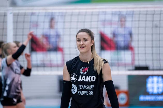 1. Volleyball Bundesliga Frauen: Schwarz-Weiss Erfurt vs. Skurios Volleys Borken; Erfurt; 13.12.2025 Erwärmung Alina Zellin ( 1; Schwarz-Weiss Erfurt) 1. Volleyball Bundesliga Frauen: Schwarz-Weiss Erfurt vs. Skurios Volleys Borken; Riethsporthalle Erfurt; 13.12.2025 Copyright: xBEAUTIFULxSPORTS Duehringx