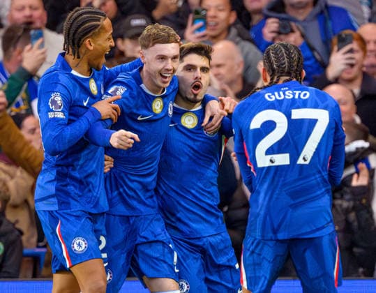 Chelsea v Everton - Premier League - Stamford Bridge - London. LONDON , ENGLAND - DECEMBER 13 Chelsea v Everton - Premier League - Stamford Bridge - London. Cole Palmer celebrates his goal. Picture : Mark Pain LONDON England  Copyright: xMarkxPainx
