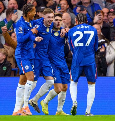 Chelsea v Everton - Premier League - Stamford Bridge - London. LONDON , ENGLAND - DECEMBER 13 Chelsea v Everton - Premier League - Stamford Bridge - London. Cole Palmer celebrates his goal. Picture : Mark Pain LONDON England  Copyright: xMarkxPainx
