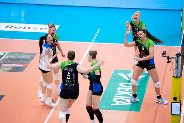 1. Volleyball Bundesliga Frauen: Schwarz-Weiss Erfurt vs. Skurios Volleys Borken; Erfurt; 13.12.2025 Jubel, Skurios Volleys Borken 1. Volleyball Bundesliga Frauen: Schwarz-Weiss Erfurt vs. Skurios Volleys Borken; Riethsporthalle Erfurt; 13.12.2025 Copyright: xBEAUTIFULxSPORTS Duehringx