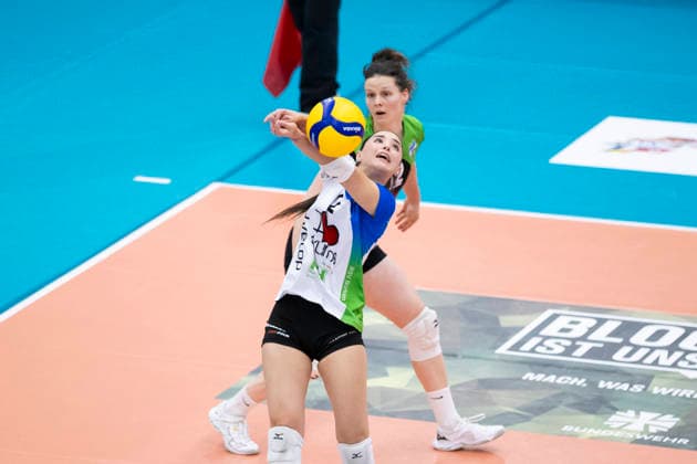 1. Volleyball Bundesliga Frauen: Schwarz-Weiss Erfurt vs. Skurios Volleys Borken; Erfurt; 13.12.2025 Melisa Nafia Demirer ( 2; Skurios Volleys Borken) 1. Volleyball Bundesliga Frauen: Schwarz-Weiss Erfurt vs. Skurios Volleys Borken; Riethsporthalle Erfurt; 13.12.2025 Copyright: xBEAUTIFULxSPORTS Duehringx
