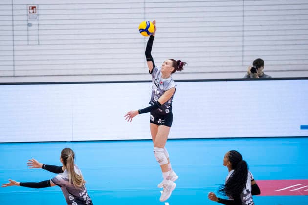 1. Volleyball Bundesliga Frauen: Schwarz-Weiss Erfurt vs. Skurios Volleys Borken; Erfurt; 13.12.2025 Isabel Kova?i? ( 11; Schwarz-Weiss Erfurt) 1. Volleyball Bundesliga Frauen: Schwarz-Weiss Erfurt vs. Skurios Volleys Borken; Riethsporthalle Erfurt; 13.12.2025 Copyright: xBEAUTIFULxSPORTS Duehringx