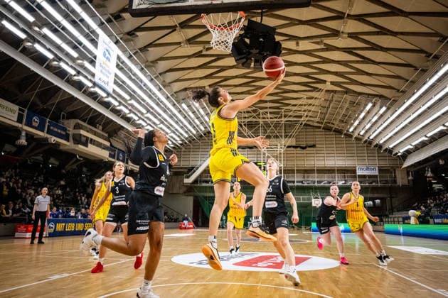 Basketball Berlin 13.12.2025 Saison 2025 2026 DBBL 1. Bundesliga Alba Berlin - TK Hannover Luchse Theresa Simon (Alba, No.03)