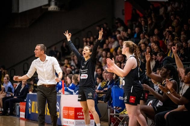 Basketball Berlin 13.12.2025 Saison 2025 2026 DBBL 1. Bundesliga Alba Berlin - TK Hannover Luchse Jubel Hannover