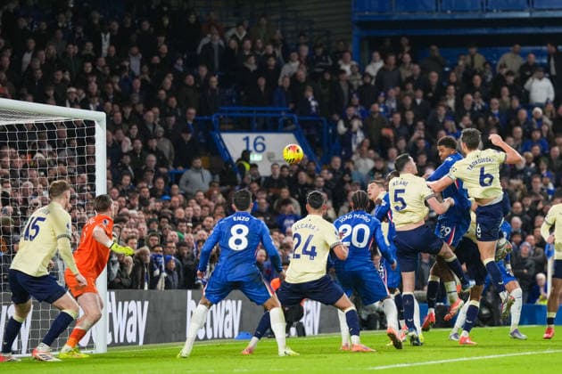 Chelsea v Everton Premier League 13 12 2025. Chelsea go close during the Premier League match between Chelsea and Everton at Stamford Bridge, London, England on 13 December 2025. London Stamford Bridge Greater London England Editorial use only DataCo restrictions apply See www.football-dataco.com , Copyright: xStephenxFlynnx PSI-23407-0154