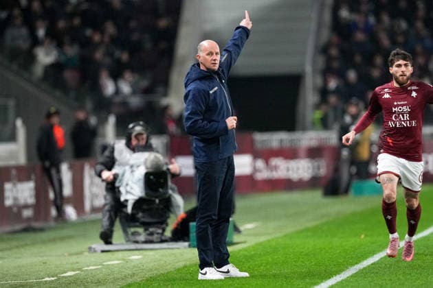 FC Metz v Paris Saint-Germain - Ligue 1 McDonald s 2025 2026 Stephane LE MIGNAN (Entraineur Metz FCM) during the Ligue 1 McDonald s match between Metz and Paris at Stade Saint-Symphorien on December 13, 2025 in Metz, France. Metz France  Copyright: xFEPx 776348230