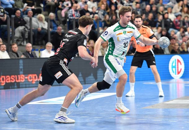 13.12.2025 - Handball - 1. Bundesliga DAIKIN HBL - Saison 2024 2025 - 17. Spieltag: HC Erlangen Metropolregion Nürnberg HCE - SC DHfK Leipzig - OGo - xOGox - Maxsim Lochman (32, HC Erlangen HCE ) Franz Semper (32, SC DHfK Leipzig )