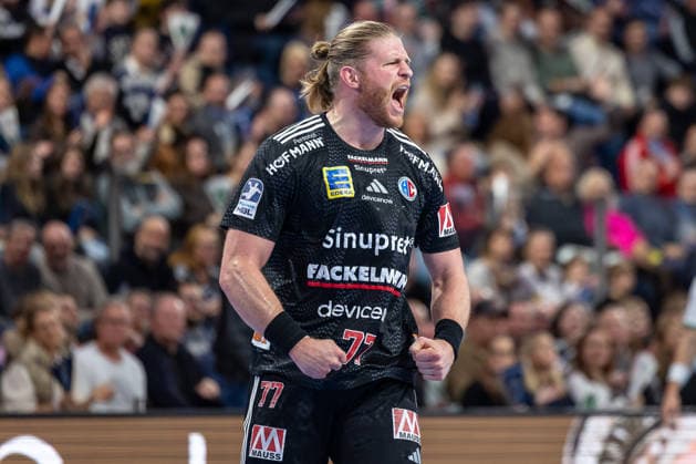 Maciej Gebala (HC Erlangen, 77) nach einem Tor. HC Erlangen vs. SC DHfK Leipzig, Handball, 1. Handball Bundesliga, Saison 2025 2026, 17. Spieltag, 13.12.2025 HC Erlangen vs. SC DHfK Leipzig, Handball, 1. Handball Bundesliga, Saison 2025 2026, 17. Spieltag, 13.12.2025 Nuernberg Copyright: xEibner-Pressefoto ArdanxFuessmanx EP_AFN