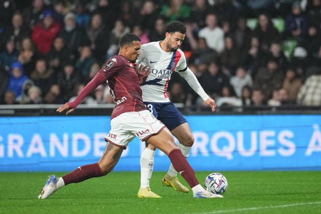 FC Metz v Paris Saint-Germain - Ligue 1 McDonald s 2025 2026 05 Jean-Philippe GBAMIN (fcm) - 33 Warren ZAIRE EMERY (psg) during the Ligue 1 McDonald s match between Metz and Paris at Stade Saint-Symphorien on December 13, 2025 in Metz, France. Metz France  Copyright: xFEPx 776348230