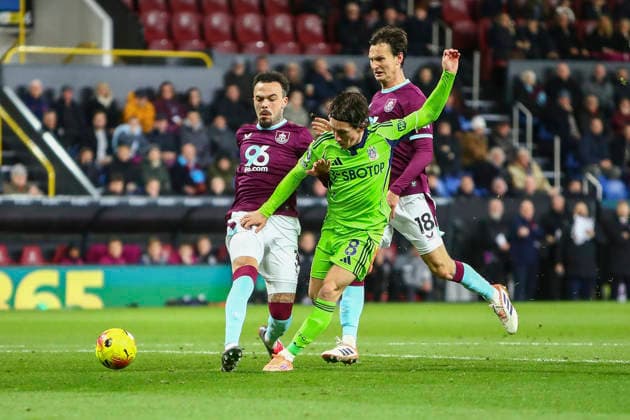 Burnley v Fulham, Premier League Harry Wilson of Fulham shoots at goal during the Burnley v Fulham Premier League match at Turf Moor, Burnley, England on 13 December 2025 Credit: Luke Williams Every Second Media Editorial use only. All images are copyright Every Second Media Limited. No images may be reproduced without prior permission. All rights reserved. Premier League and Football League images are subject to licensing agreements with Football DataCo Limited. see https: www.football-dataco.com Copyright: xIMAGO EveryxSecondxMediax ESM-1706-0037 LukexWilliamsx xEveryxSecondxMediax