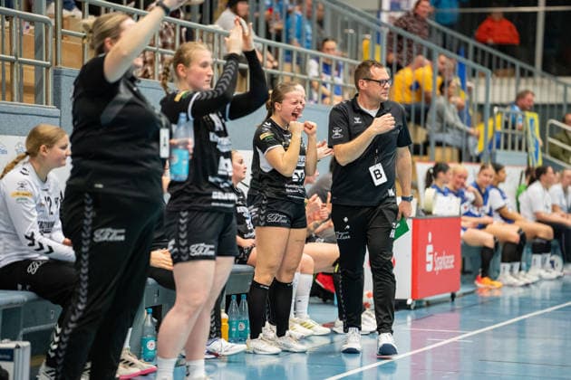 HSG Blomberg-Lippe II vs. SV Todesfelde, Handball, 3. Liga Nord, Spieltag 2, 13.12.2025, Saision 2025 2026, Blomberg Svea Schueller (SV Todesfelde, 16) jubelt nach einer Parade Blomberg Sporthalle an der Ulmenallee Deutschland