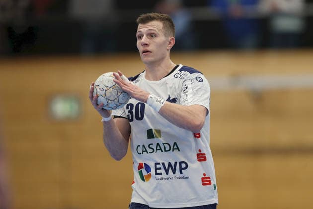 13.12.2025, Herren, Handball, Saison 2025 2026, 2. Handball-Bundesliga, 15. Spieltag: TV Grosswallstadt - 1. VfL Potsdam Marco Mengon ( 30, VfL Potsdam) hält den Ball Elsenfeld Untermainhalle Bayern Deutschland
