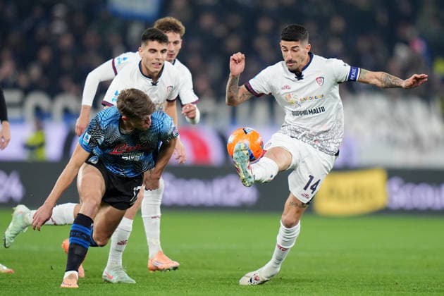 Cagliari s Alessandro Deiola during the Serie A soccer match between Atalanta and Cagliari at the New Balance Stadium in Bergamo , north Italy - Saturday , December 13 , 2025. - Soccer .  Copyright: xSpada LaPressex