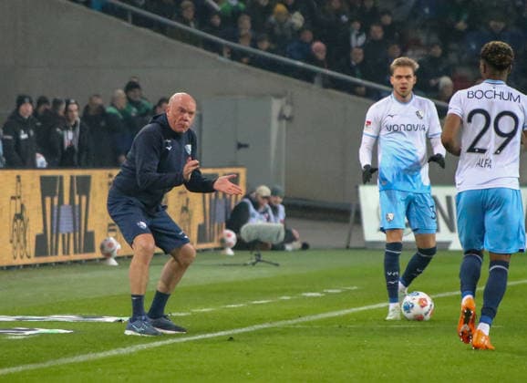 Deutschland: Fussball 2.Bundesliga 2025 26, 16. Spieltag - Hannover 96 vs VfL Bochum - Heinz von Heiden Arena Stadion (Hannover): Uwe Rösler (Trainer VfL Bochum) Hannover
