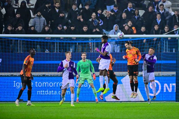 FOOTBALL : PFC vs Toulouse - Ligue1 - 13 12 2025 Vincent Marchetti ( 4 - PFC ) during the Ligue 1 match between Paris FC and Toulouse FC at Stade Jean Bouin on December 13 , 2025 in Paris, France. ( Photo by Federico Pestellini PsnewZ ) ParisFrance  Copyright: xFedericoxPestellinix