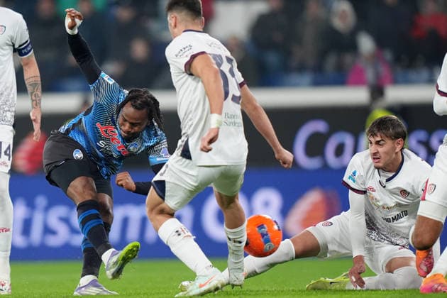 Atalanta s Ademola Lookman during the Serie A soccer match between Atalanta and Cagliari at the New Balance Stadium in Bergamo , north Italy - Saturday , December 13 , 2025. - Soccer .  Copyright: xSpada LaPressex