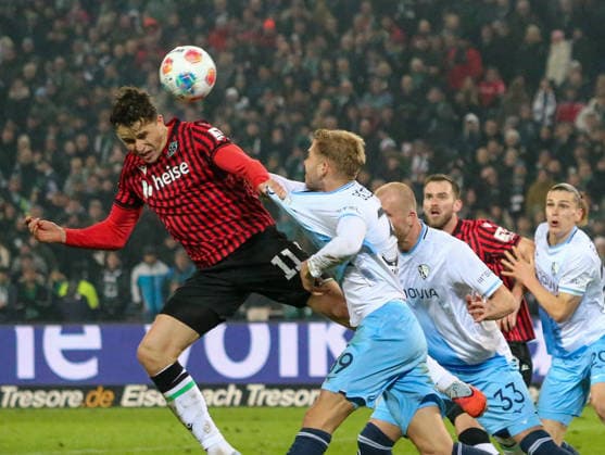 Deutschland: Fussball 2.Bundesliga 2025 26, 16. Spieltag - Hannover 96 vs VfL Bochum - Heinz von Heiden Arena Stadion (Hannover): Benedikt Pichler (Hannover 96, 11) Hannover