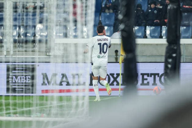 Atalanta BC v Cagliari Calcio - Serie A Gianluca Gaetano of Cagliari Calcio celebrates after scoring a goal during the Serie A football match between Atalanta BC and Cagliari Calcio in Bergamo, Italy, on December 13, 2025, at New Balance Arena. Bergamo Italy  Copyright: xEmanuelexComincinix originalFilename:comincini-atalanta251213_npwic.jpg