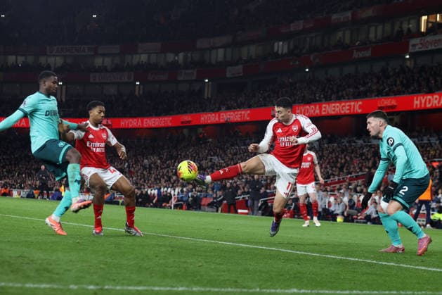 Arsenal v Wolverhampton Wanderers 13 December 2025 London - Premier League Football - Arsenal FC v Wolverhampton Wanderers - Gabriel Martinelli of Arsenal - (Photo by Mark Leech). London UK Copyright: xMarkxLeechxOffside