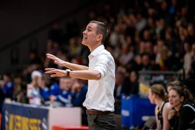 Basketball Berlin 13.12.2025 Saison 2025 2026 DBBL 1. Bundesliga Alba Berlin - TK Hannover Luchse Jesper Sundberg (Hannover, Trainer)