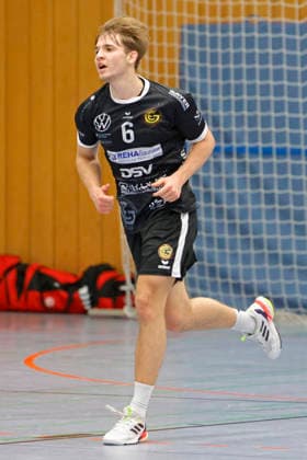 13.12.2025 Handball Männer Saison 2025 2026 Regionalliga TV Groß-Umstadt - GSV Eintracht Baunatal (31:26) erfolgreicher Werfer 11 Tore von Oleksii Tsymbaliuk (6 Baunatal) Groß-Umstadt Hessen Deutschland