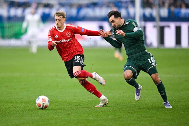 14.12.2025, Fussball, 2. Bundesliga, Saison 2025 2026, 16. Spieltag, FC Schalke 04 - 1.FC Nürnberg, Tim Drexler ( 1.FC Nürnberg ) , Kenan Karaman (FC Schalke 04) xRHR-FOTO YYx