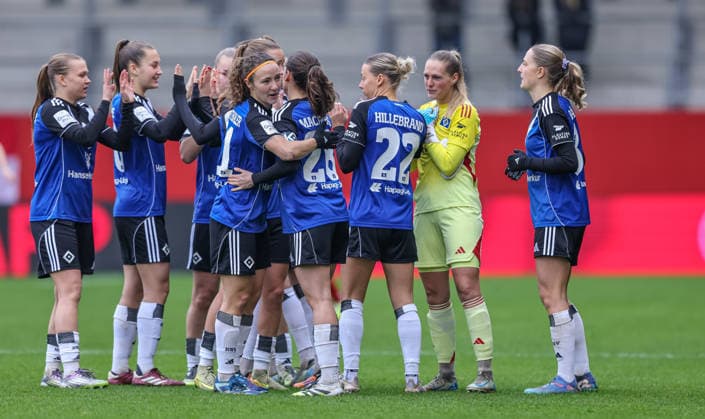 GER, München, FC Bayern München vs Hamburger SV, Google Pixel Frauen Bundesliga, Fussball, DFB, Spielzeit 2025 2026, FC Bayern Campus, 13. Spieltag, im Bild: Hamburger SV vor dem Spiel, Emotion DFB DFL REGULATIONS PROHIBIT ANY USE OF PHOTOGRAPHS AS IMAGE SEQUENCES AND OR QUASI-VIDEO, 14.12.2025 Copyright: HMBxMedia HendrikxHamelau