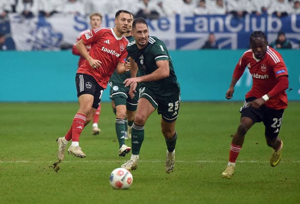 14.12.2025, xhbx, Fussball 2.Bundesliga, FC Schalke 04 - 1.FC Nürnberg v.l. Nikola Katic (FC Schalke 04) (DFL DFB REGULATIONS PROHIBIT ANY USE OF PHOTOGRAPHS as IMAGE SEQUENCES and or QUASI-VIDEO) Gelsenkirchen