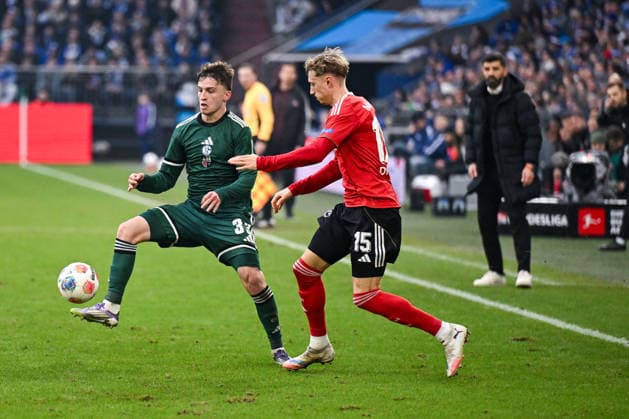 14.12.2025, Fussball, 2. Bundesliga, Saison 2025 2026, 16. Spieltag, FC Schalke 04 - 1.FC Nürnberg, Vitalie Becker (FC Schalke 04), Tim Drexler ( 1.FC Nürnberg ) xRHR-FOTO YYx
