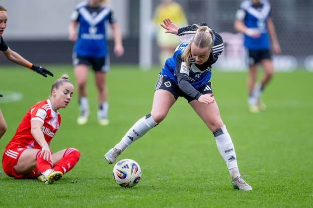 Mia Buechele (Hamburger SV, 17) GER, FC Bayern Muenchen Frauen vs. Hamburger SV, Fussball, Google Pixel Frauen-Bundesliga, 13. Spieltag, Saison 2025 2026, 14.12.2025. (DFL DFB REGULATIONS PROHIBIT ANY USE OF PHOTOGRAPHS as IMAGE SEQUENCES and or QUASI-VIDEO). GER, FC Bayern Muenchen Frauen vs. Hamburger SV, Fussball, Google Pixel Frauen-Bundesliga, 13. Spieltag, Saison 2025 2026, 14.12.2025. Muenchen Copyright: xEibner-Pressefoto HeikexFeinerx EP_HFR