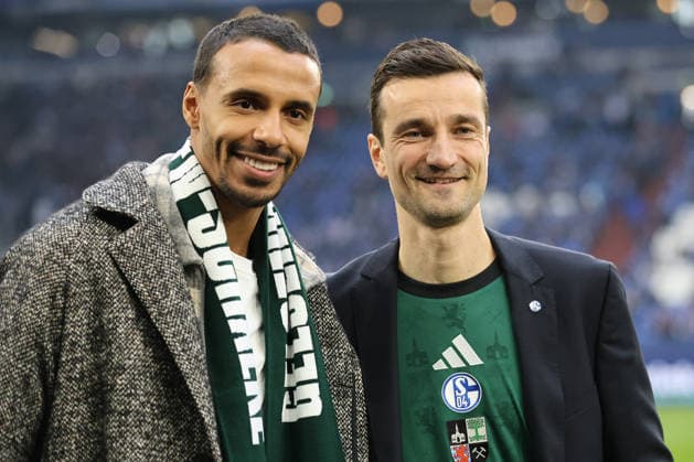 Joel Matip (ehemaliger Fussballspieler) und Matthias Tillmann (Vorstandsvorsitzender FC Schalke 04) beim Spiel der 2. Bundesliga (Saison 2025 26) FC Schalke 04 - 1. FC Nürnberg Copyright: Thomas Pakusch