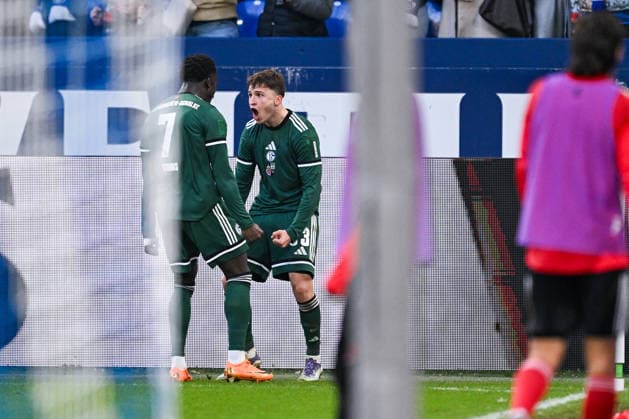 14.12.2025, Fussball, 2. Bundesliga, Saison 2025 2026, 16. Spieltag, FC Schalke 04 - 1.FC Nürnberg, Vitalie Becker (FC Schalke 04) freut sich über das Tor zum 1:0, xRHR-FOTO YYx