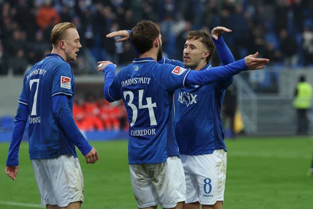 2025.12.14 xjfx 2.Bundesliga SV Darmstadt 98 - SC Preussen Muenster v.l., Isac Alexi Sivert Lidberg (SV Darmstadt 98), Kilian Julian Corredor (SV Darmstadt 98), Luca Marseiler (SV Darmstadt 98) Torjubel, Goal celebration, celebrate the goal (DFL DFB REGULATIONS PROHIBIT ANY USE OF PHOTOGRAPHS as IMAGE SEQUENCES and or QUASI-VIDEO)