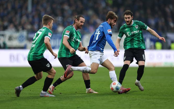 14.12.2025, Fussball 2. Bundesliga, SV Darmstadt 98 - SC Preußen Münster, emonline, emspor, despor, v.l., Jano Ter Horst (SC Preußen Münster), Jannis Heuer (SC Preußen Münster), Killian Corredor (SV Darmstadt 98), Marcel Benger (SC Preußen Münster) DFL DFB REGULATIONS PROHIBIT ANY USE OF PHOTOGRAPHS AS IMAGE SEQUENCES AND OR QUASI-VIDEO. xdcx