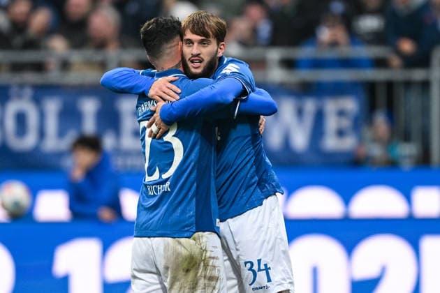 Marco Richter (SV Darmstadt 1898, 23) und Killian Corredor (SV Darmstadt 1898, 34) bejubeln das Tor zum 1:0, GER, SV Darmstadt 98 vs Preußen Münster, Fussball, 2. Bundesliga, 16. Spieltag, Spielzeit 2025 2026, 14.12.2025. DFL REGULATIONS PROHIBIT ANY USE OF PHOTOGRAPHS AS IMAGE SEQUENCES AND OR QUASI-VIDEO GER, SV Darmstadt 98 vs Preußen Münster, Fussball, 2. Bundesliga, 16. Spieltag, Spielzeit 2025 2026, 14.12.2025. Darmstadt *** Marco Richter SV Darmstadt 1898, 23 and Killian Corredor SV Darmstadt 1898, 34 celebrate the goal for 1 0, GER, SV Darmstadt 98 vs Preußen Münster, Football, 2 Bundesliga, Matchday 16, Season 2025 2026, 14 12 2025 DFL REGULATES PROHIBIT ANY USE OF PHOTOGRAPHS AS IMAGE SEQUENCES AND OR QUASI VIDEO GER, SV Darmstadt 98 vs Preußen Münster, Football, 2 Bundesliga, Matchday 16, Season 2025 2026, 14 12 2025 Darmstadt Copyright: xEibner-Pressefoto FlorianxWiegandx EP_FWD