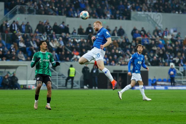 2025.12.14 xjfx 2.Bundesliga SV Darmstadt 98 - SC Preussen Muenster v.l., Paul Will (SV Darmstadt 98) in aktion, in action, (DFL DFB REGULATIONS PROHIBIT ANY USE OF PHOTOGRAPHS as IMAGE SEQUENCES and or QUASI-VIDEO)