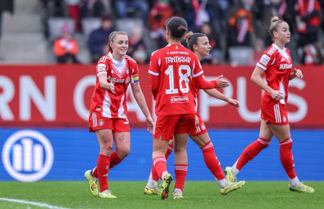 GER, München, FC Bayern München vs Hamburger SV, Google Pixel Frauen Bundesliga, Fussball, DFB, Spielzeit 2025 2026, FC Bayern Campus, 13. Spieltag, im Bild: Georgia Stanway (Bayern München 31), Tor, Freude, Jubel und Emotion DFB DFL REGULATIONS PROHIBIT ANY USE OF PHOTOGRAPHS AS IMAGE SEQUENCES AND OR QUASI-VIDEO, 14.12.2025 Copyright: HMBxMedia HendrikxHamelau