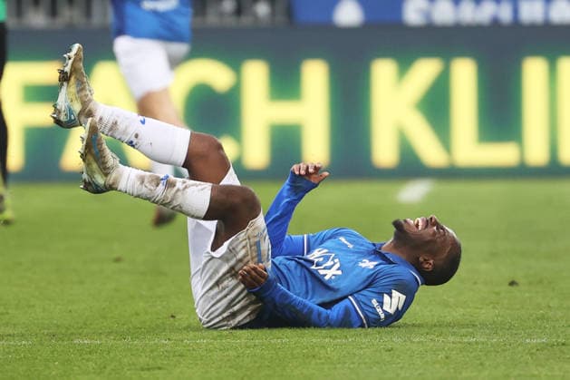 14.12.2025, xtvx, Fussball 2.Bundesliga, SV Darmstadt 98 - Preußen Münster v.l. Verletzung Merveille Papela (SV Darmstadt 98) (DFL DFB REGULATIONS PROHIBIT ANY USE OF PHOTOGRAPHS as IMAGE SEQUENCES and or QUASI-VIDEO) Darmstadt