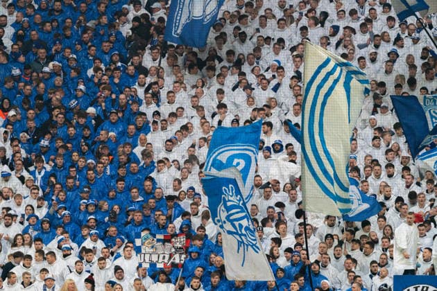 Deutschland: 2. Bundesliga 2025 26, 14. Spieltag - FC Schalke 04 vs. 1. FC Nürnberg - 14.12.2025 - Veltins-Arena (Gelsenkirchen, Nordrhein-Westfalen) Fan Choreografie