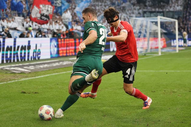 Nikola Katic (FC Schalke 04) und Fabio Gruber (1.FC Nürnberg) beim Spiel der 2. Bundesliga (Saison 2025 26) FC Schalke 04 - 1. FC Nürnberg Copyright: Thomas Pakusch