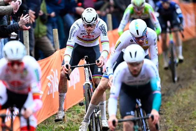 UCI Cyclocross World Cup 2025-2026 Namur NAMUR, BELGIUM - DECEMBER 14 : Van der Poel Mathieu (NED) of Alpecin-Deceuninck during the 4th leg of the Namur UCI Cyclocross World Cup 2025-2026 a cyclocross race for Men Elite on December 14, 2025 in Namur, Belgium, 14 12 2025 ( Namur Belgium  Copyright: xTomasxSiskx