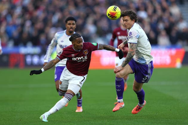 14th December 2025; London Stadium, London, England; Premier League Football, West Ham United versus Aston Villa; Crysencio Summerville of West Ham United challenged by Victor Lindelof of Aston Villa  JohnxPatrickxFletcher