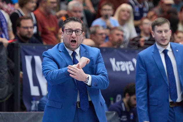 Marco Ramondino (MBC, Head-Coach), Syntainics MBC vs. Basketball Löwen Braunschweig, Basketball, Bundesliga, Maenner, Saison 2025 26, 10. Spieltag, 14.12.2025. Weissenfels Stadthalle Sachsen-Anhalt Deutschland
