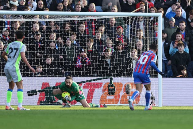 14th December 2025; Selhurst Park, Selhurst, London, England; Premier League Football, Crystal Palace versus Manchester City; Yeremi Pino of Crystal Palace shoots straight at goalkeeper Gianluigi Donnarumma of Manchester City  KatiexChan