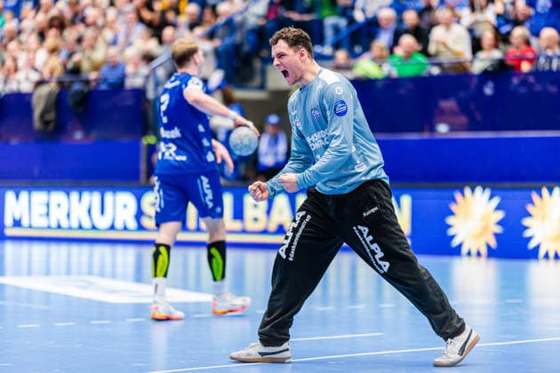 Constantin Moestl (TBV Lemgo Lippe, 01) jubelt freut sich GER, TBV Lemgo Lippe vs. THW Kiel, Handball, 1. Bundesliga, 17. Spieltag, Spielzeit 2025 2026, 14.12.2025 GER, TBV Lemgo Lippe vs. THW Kiel, Handball, 1. Bundesliga, 17. Spieltag, Spielzeit 2025 2026, 14.12.2025 Lemgo Copyright: xEibner-Pressefoto JanxRollingerx EP_JSK