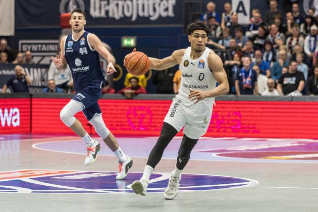 GER, easy-Credit Basketball-Bundesliga, Syntainics MBC - Basketball Löwen Braunschweig. 14.12.2025, Stadthalle, Weißenfels, GER, easy-Credit Basketball-Bundesliga, Syntainics MBC - Basketball Löwen Braunschweig. Adrian Worthy (Basketball Löwen Braunschweig, 0) Â Foto Alexander Trienitz Weißenfels Stadthalle Sachsen-Anhalt Deutschland
